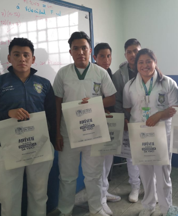 Visita al Colegio El Prado | Universidad da Vinci de Guatemala