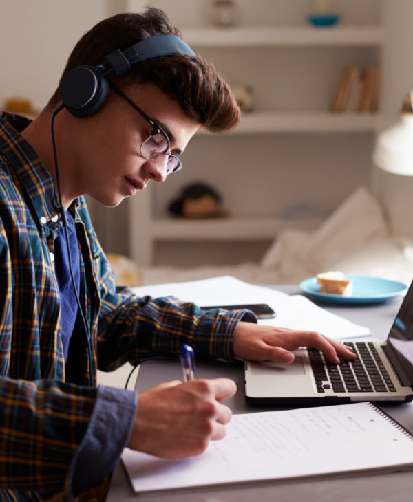 ¿Es recomendable escuchar música mientras estudias? | Universidad da Vinci de Guatemala