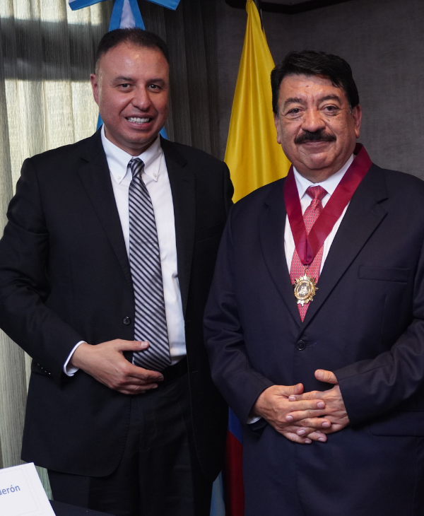 Prorrector de Universidad Da Vinci recibe Reconocimiento Académico Cátedra Dr. José Adolfo Reyes Calderón en Criminología y Criminalística | Universidad da Vinci de Guatemala